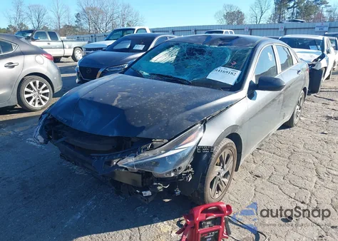 2022 Hyundai Elantra Sel z USA, uszkodzony, nr VIN 5NPLM4AG7NH055138